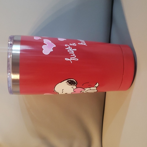 Peanuts Snoopy hugs and kisses with hearts tumbler NWT - Picture 2 of 6
